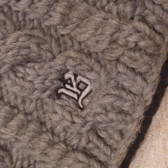 Bula Unisex Gray Chunky Knit Thermal Lined Beanie - Picture 2 of 7